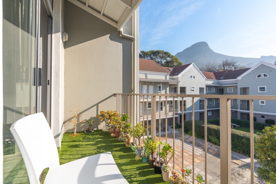 1 Bedroom Property for Sale in Gardens Western Cape